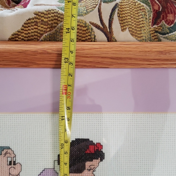 Snow white and the seven dorphs cross stitched - Picture 3 of 8